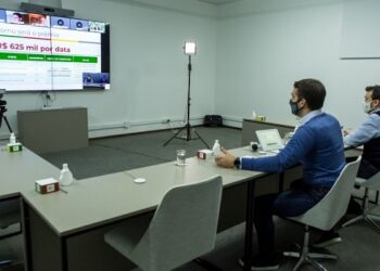 Eduardo Leite Premiacao Vacinacao