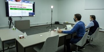 Eduardo Leite Premiacao Vacinacao
