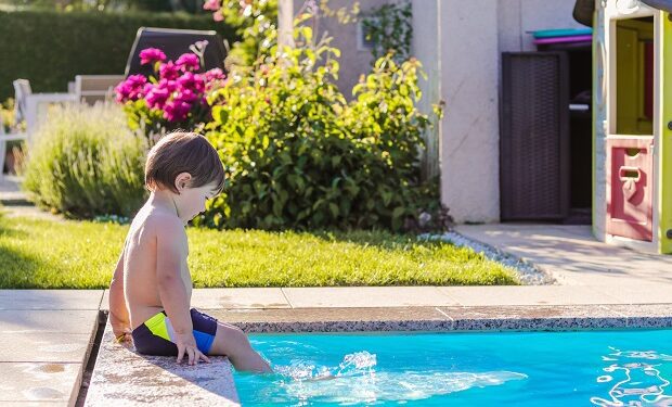 Crianca Piscina Perigo