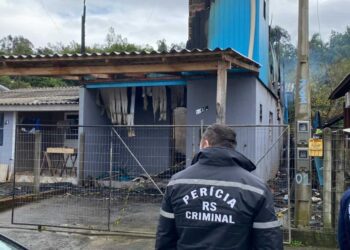 18052022 A casa que pegou fogo fica na rua Generoso Correa 763 2 e1652882349112