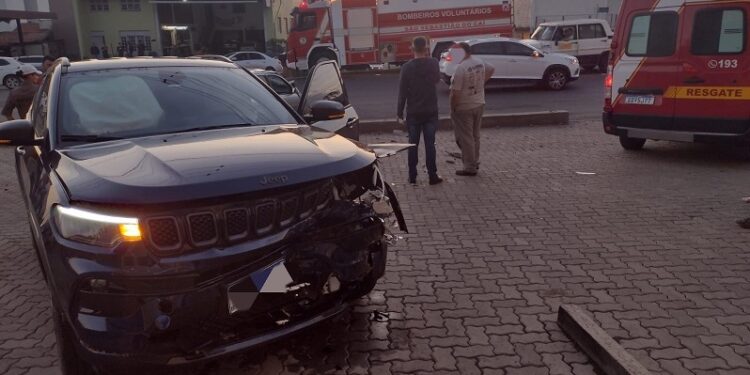 Acidente de Carro Sao Sebastiao do Cai