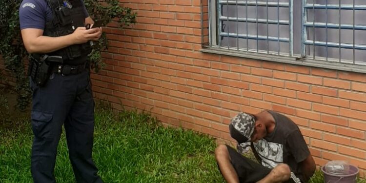 Guarda Civil Municipal evita furto de ar condicionado de escola do município2