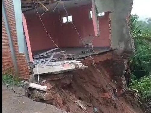 1606 Enchente Portão 1